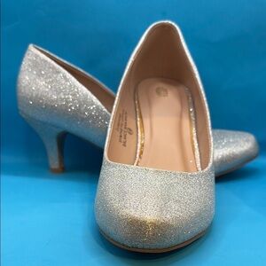 Left & Right Elegant Silver Glitter Heels, size 6.5